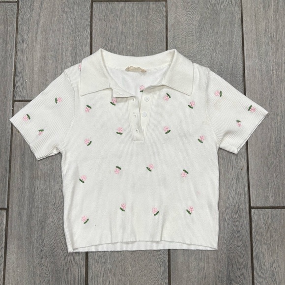 Altar'd State Tops - Altar’d State Embroidered Floral Crop Top Size Medium
